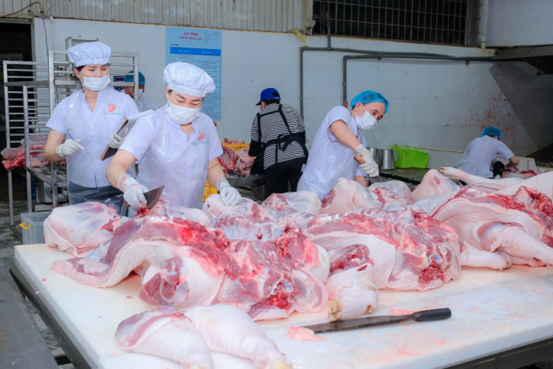 Quy trình chế biến thịt heo của Anh Phát Food