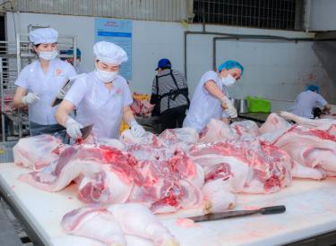 Quy trình chế biến thịt heo của Anh Phát Food